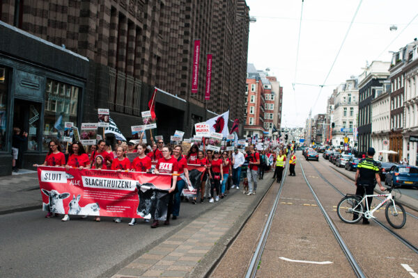 de mars voor sluiting van alle slachthuizen in Amsterdam