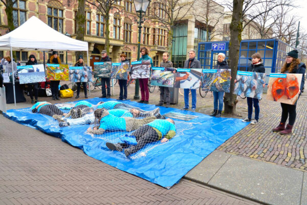 Werelddag voor het einde van de visserij in Den Haag